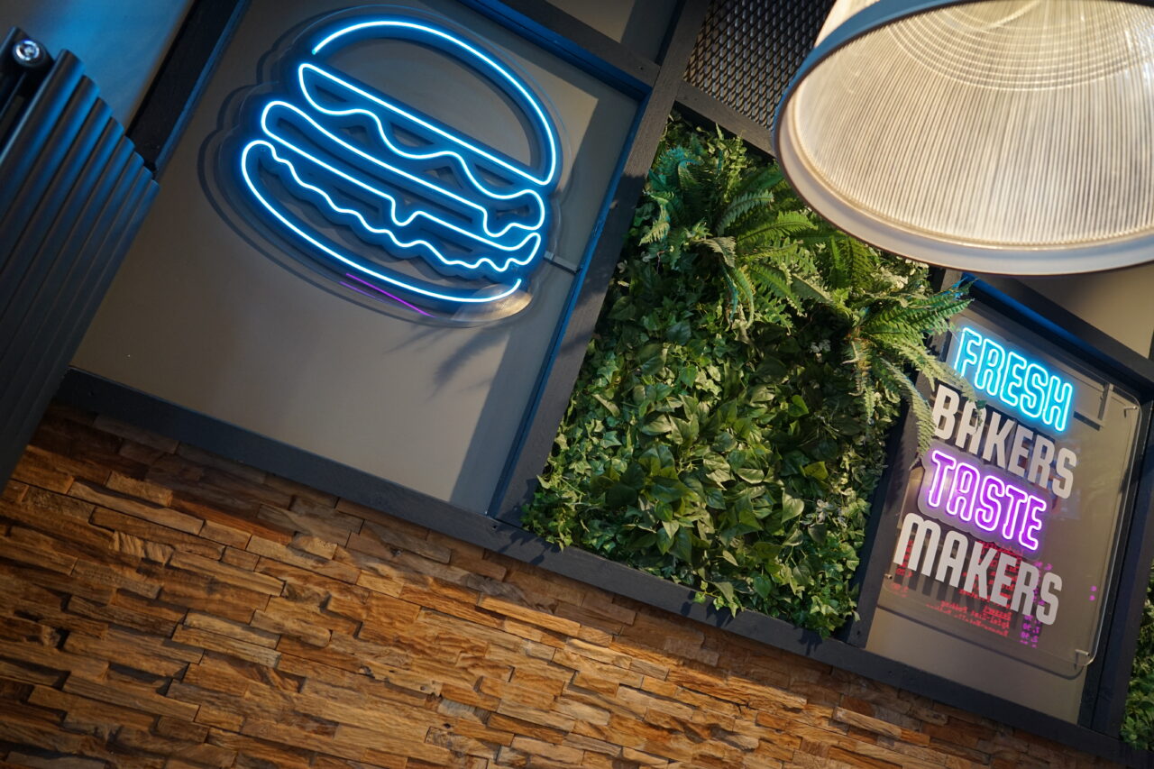 Innengestaltung mit Pflanzenwand Innengestaltung mit Pflanzenwand